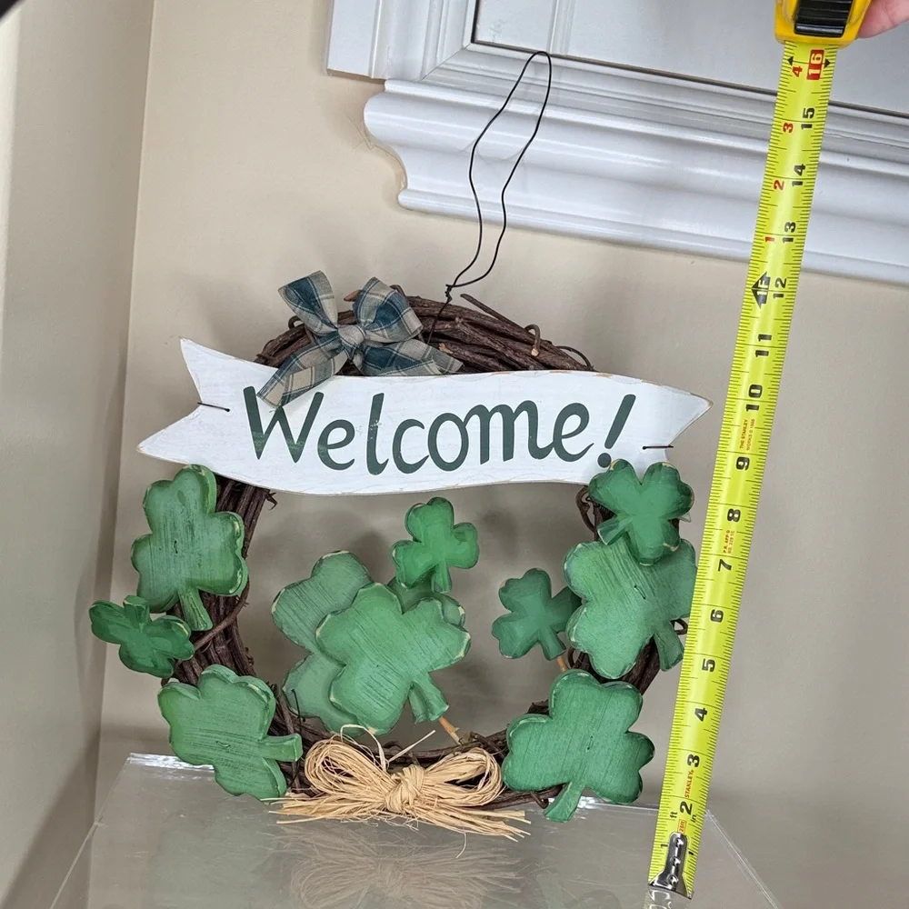 Festive Green Shamrock Welcome Wreath